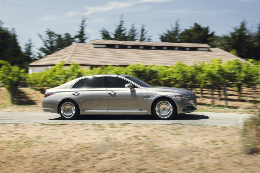  Genesis G90 2019 года  (NA) (фото 19 из 48)